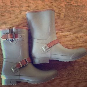 Sperry rain boots
